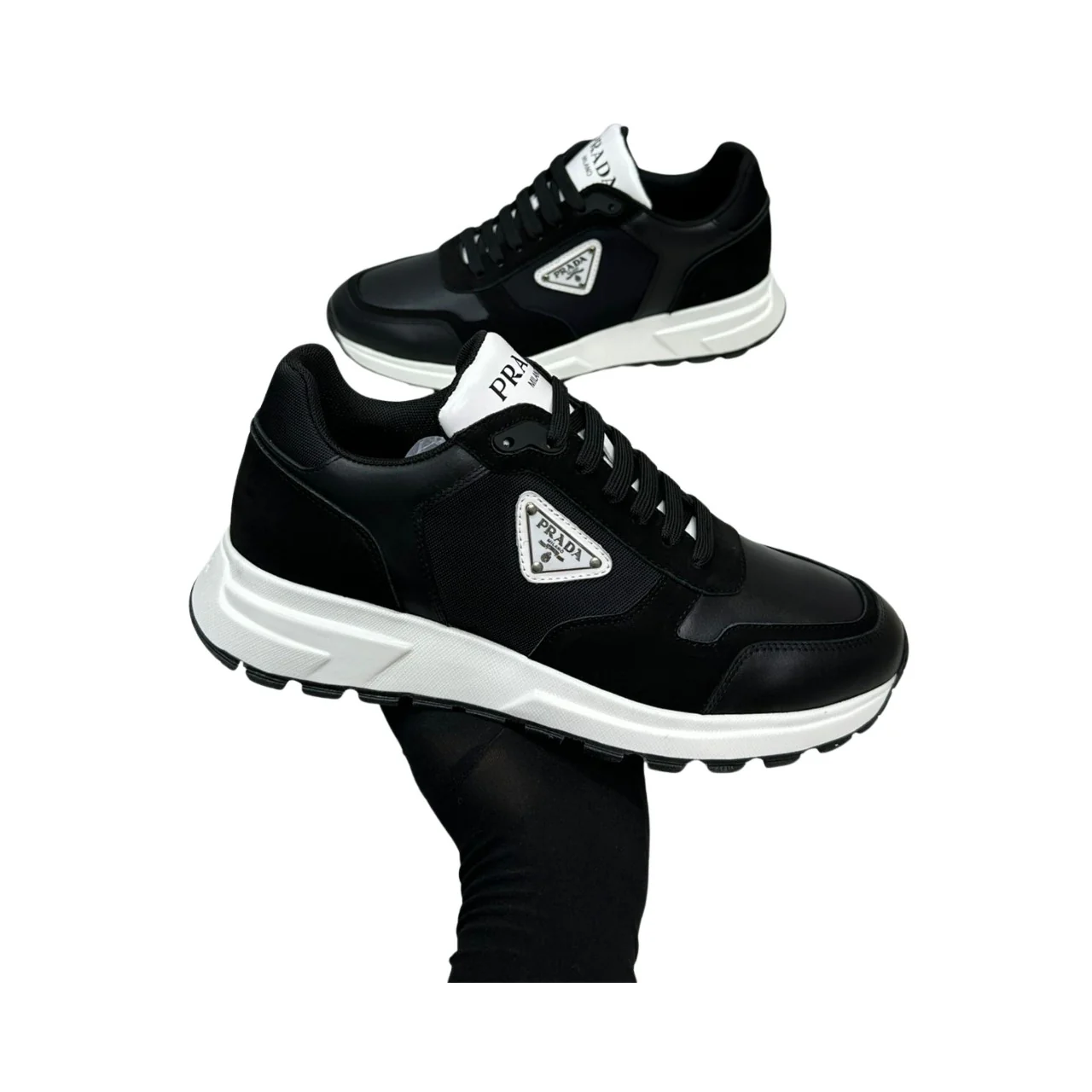 Sneaker 81 - Image 2